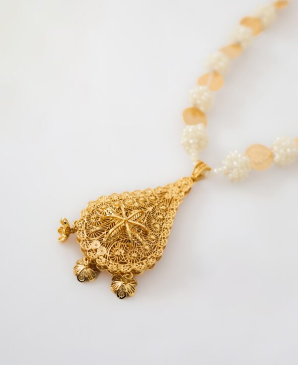 Collier d'ambre blanc